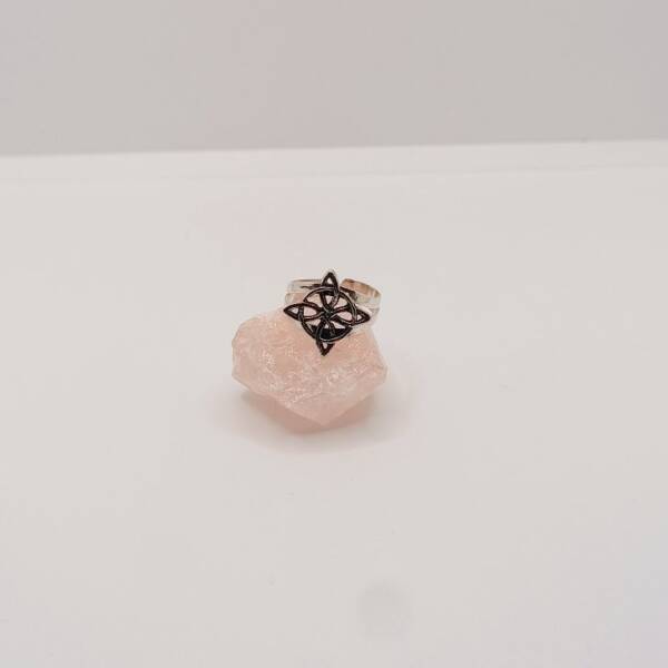 Anillo ajustable sello nudo de bruja